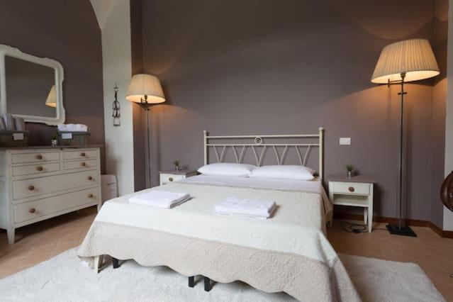 Ht Castello Di Campolongo Aparthotel Valfabbrica Εξωτερικό φωτογραφία