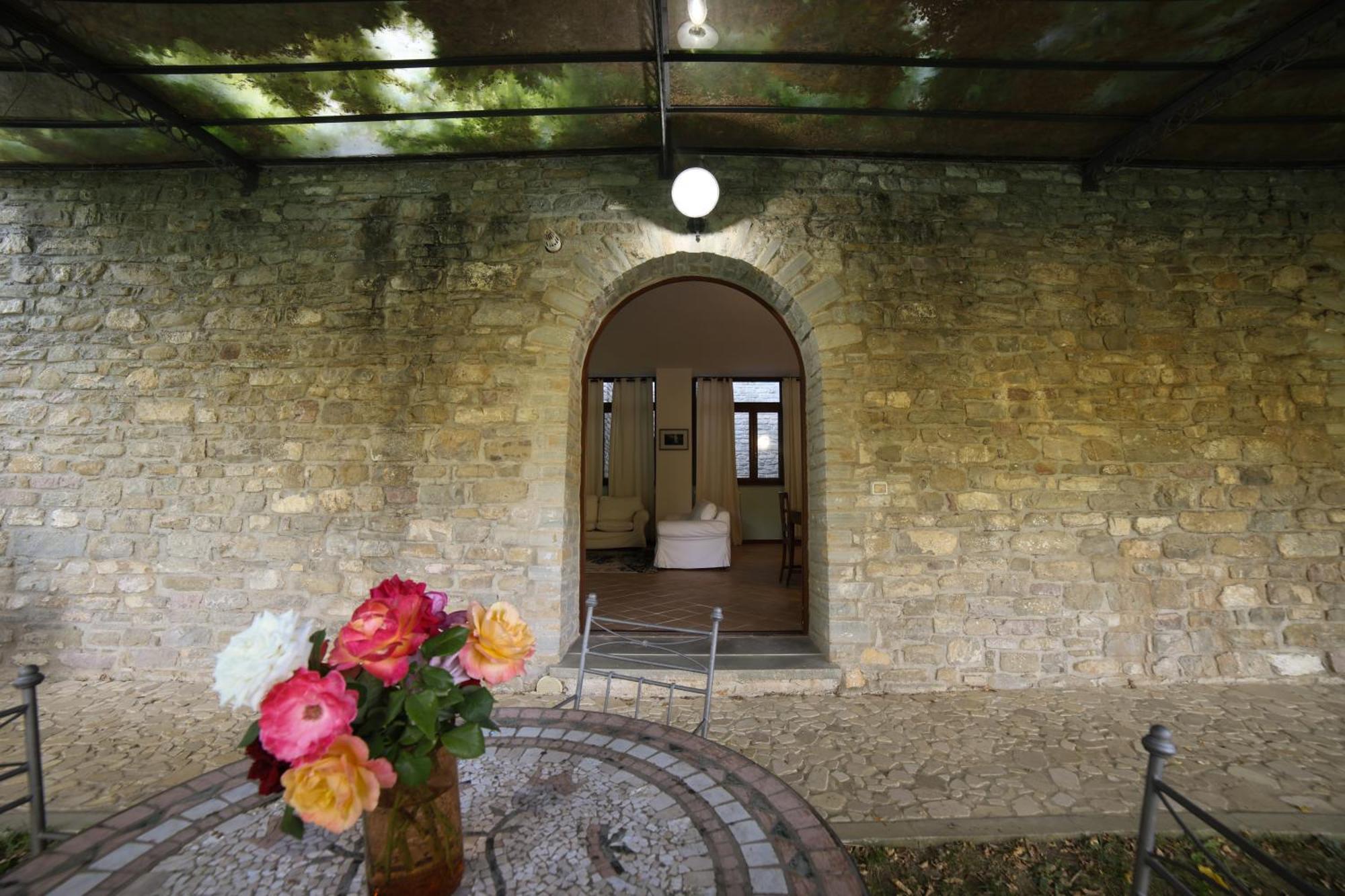 Ht Castello Di Campolongo Aparthotel Valfabbrica Εξωτερικό φωτογραφία